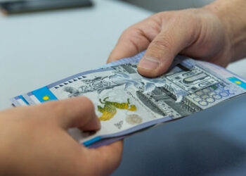 Антикор: "Шенеунік мүгедек балалардың ата-анасынан пара алған"