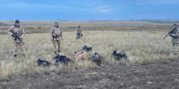 Жамбыл облысында шекарадан заңсыз өтпек болған шетелдіктер ұсталды