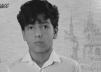 «Мама, менің өлгім келмейді»: Қарағандыда 13 жастағы оқушы жедел жәрдемнің үш рет көмектесуден бас тартқаннан кейін көз жұмды