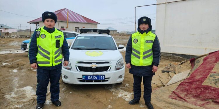 Полиция қызметкері өзін өзі өлтіргелі жатқан адамды құтқарып қалды