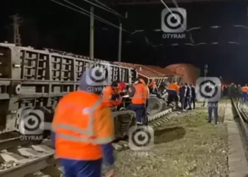 Түркістан облысында пойыз аударылып кетті