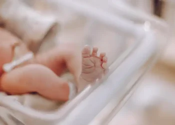 Алматыда жаңа туған сәбиін тастап кеткен әйел ұсталды