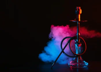 100-ден аса адамға кальян шеккені үшін айыппұл салынды