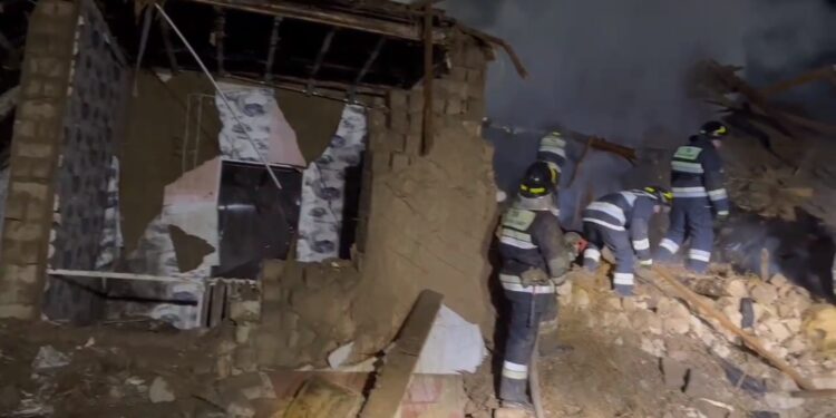 Газ жарылып, 6 адамды күйік шалды: ВИДЕО