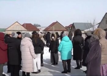 «Қазақстанда жоқ секілдіміз»: Қарасай ауданының тұрғындары өз ауылын заңдастыруды талап етуде