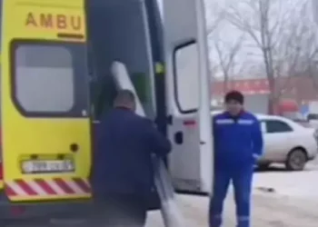 Жедел-жәрдем көлігіне кілем тиеген: Басқарма түсініктеме берді