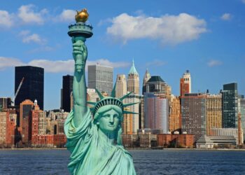 Трамп билігі: АҚШ-тағы қазақтарды не күтіп тұр?