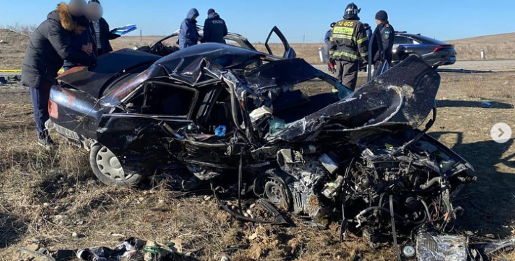 Түркістанда екі көлік соқтығысып, өртке оранды