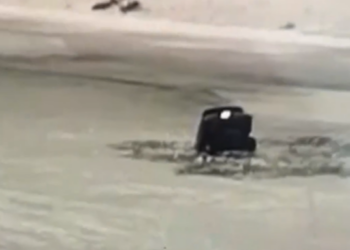 Батыс Қазақстан облысында көлік суға кетіп, 2 адам көз жұмды