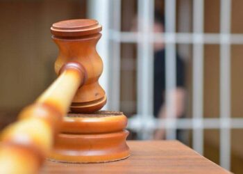 Ақтөбеде оттық үшін танысының басын кескен күдіктілерге үкім шықты