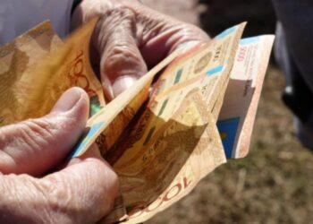 «Бақытты өмір үшін»: Астанада зейнеткерлер бір адамға 286 млн теңге жинап берген