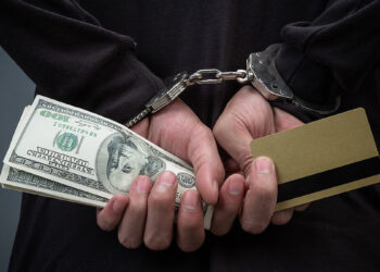 78 млн теңгені алаяқтықпен иеленген азамат бар ақшасын бәске тіккен