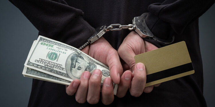 78 млн теңгені алаяқтықпен иеленген азамат бар ақшасын бәске тіккен