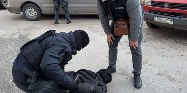 «17 жастағы қыз кездесуге шақырған»: Бопсалаумен айналысқан топ ұсталды