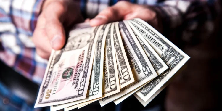 Қазақстаннан шетелге 48 миллион қажетсіз доллар жөнелтілді