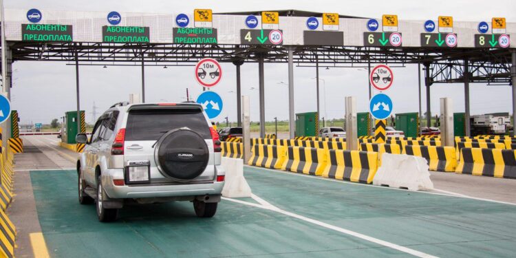 48 млрд теңге: Ақылы жолдардан түскен ақша қайда кетіп жатыр?