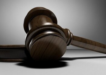 Жетісу облысында кәсіпкерді бопсалаған адам 8 жылға сотталды