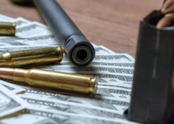 Әскери бөлімнің қару-жарақ қоймасы бастығы оқ-дәрілерді саудалаған