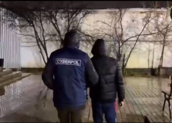 Алаяқтар тұрғындардың шотынан 48 млн теңге жымқырған