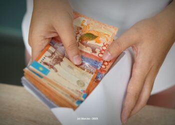 Студенттерді грантқа ауыстырамын деп ақша алған ЖОО қызметкерлері сотталды