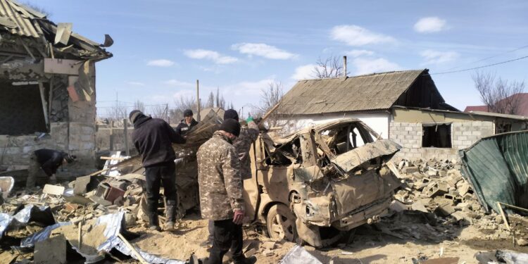 Талдықорғанда үй алдында көлік жарылды, зардап шеккендер бар