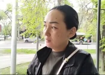 «Кешірім сұрай ма деп күттік» – комаға түскен сарбаздың анасы ВИДЕО