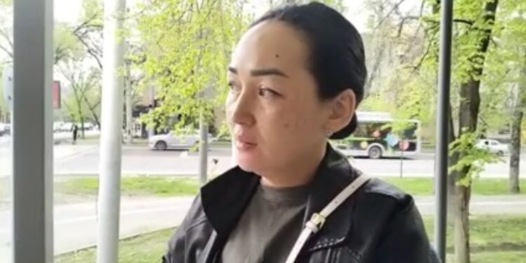 «Кешірім сұрай ма деп күттік» – комаға түскен сарбаздың анасы ВИДЕО