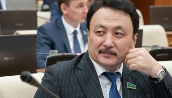 Қарттар үйіндегі ата-анасының шығынын балаларының табысынан ұстау керек — депутат