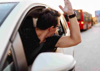 Енді көліктен басын шығарғандарға 39 мың теңгеден аса айыппұл салынады