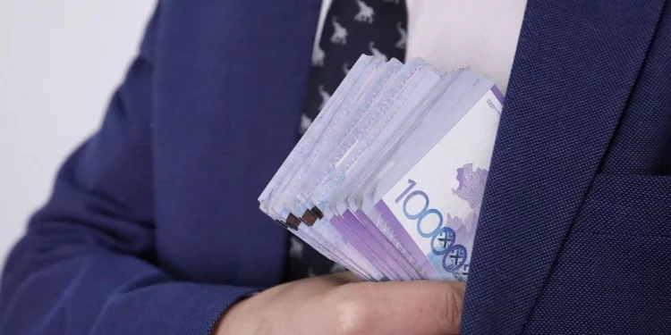 «Заңсыз тексеру жүргізген»: Қызылордада мемлекеттік мекеме қызметкеріне айыппұл салынды