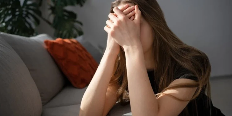 Оқушыны жезөкшелікке мәжбүрлеген: сот 9 адамға үкім шығарды