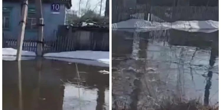 Ақмола облысындағы Макинск қаласында үйлерді су басып жатыр ВИДЕО