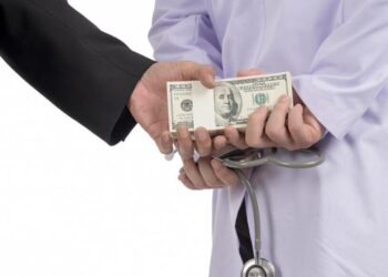 «400 миллион теңге ұрлаған»: Бас дәрігердің орынбасары 9 жылға сотталды