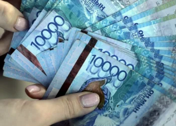 Шымкентте университет басшылығы бюджет қаржысына қымбат көлік пен элиталық коттедж сатып алған