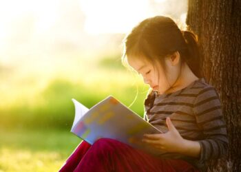 Сенатор балалар әдебиетінің жетіспеушілігін сынға алды