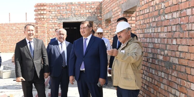 Денсаулық сақтау нысандарының құрылысымен танысты