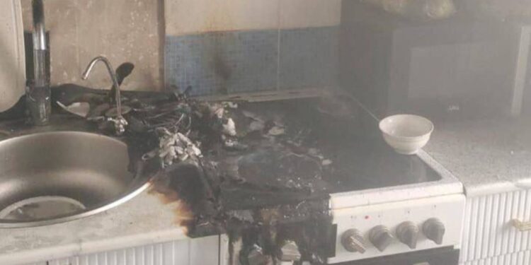 Бір үйде ұйықтап жатқан 4 баланың қасында газ плитасы өртенді