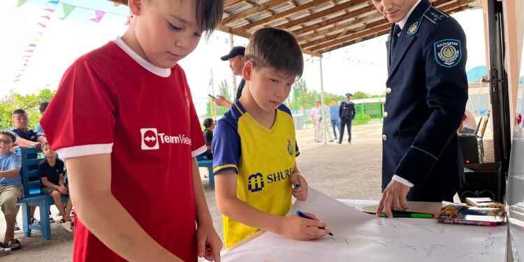 Қызылордалық полицейлер балаларды ойын арқылы киберқауіпсіздікке үйретуде