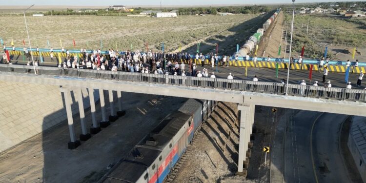 Темір жол арқылы өтетін көпір пайдалануға берілді