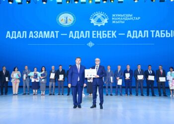 Облыс әкімі сала мамандарына арнайы көлік тарту етті