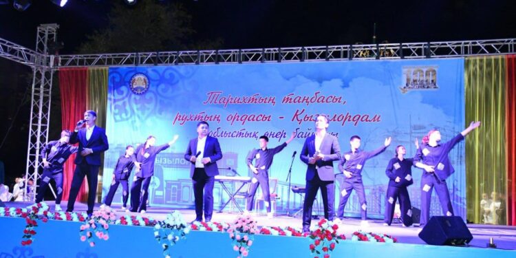 Қазалылық өнерпаздардың тартуы