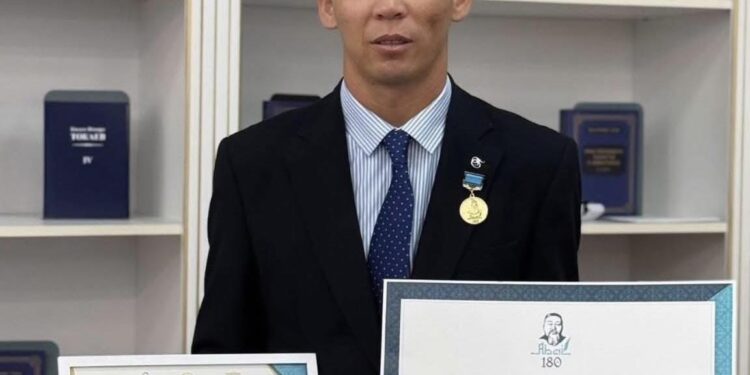 Қазалылық ақын Ақжол Түменбай республикалық байқаудың бас жүлдесін иеленді