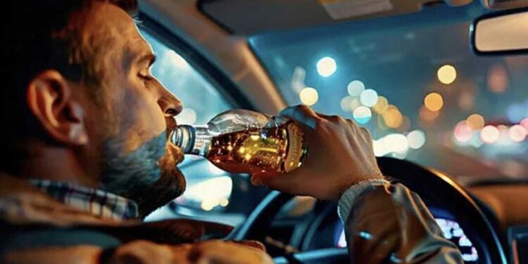 Мас күйінде көлік басқарған министр қызметінен босатылды