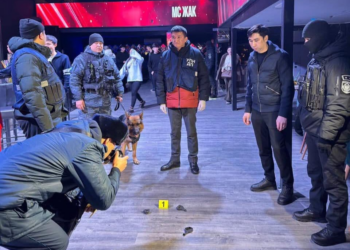 Қызылорда қаласындағы түнгі клубтардың бірінде азот оксиді құйылған шарлардың ашық түрде сатылып жатқаны туралы жедел ақпарат түскен.