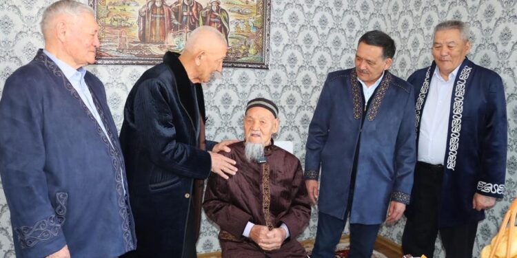 ҰЛЫ ОТАН СОҒЫСЫНЫҢ АРДАГЕРІ ЯХИЯ ТАСЫРОВТЫ АМАЛ МЕРЕКЕСІМЕН ҚҰТТЫҚТАДЫ