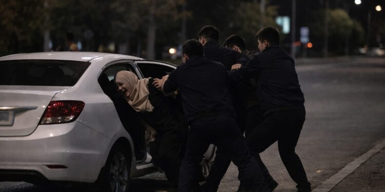 Қызды некеге мәжбүрлеген 5 азамат 3 жылға сотталды