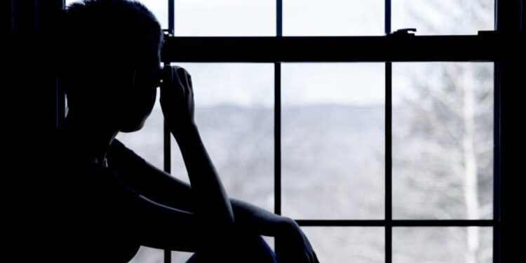 Мектеп оқушысы төбелестен кейін көзінен айырылды.