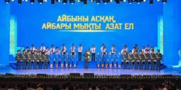 ҚЫЗЫЛОРДАДА «АЙБЫНЫ АСҚАҚ, АЙБАРЫ МЫҚТЫ АЗАТ ЕЛ» АТТЫ САЛТАНАТТЫ ШАРА ӨТТІ