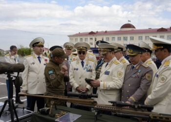 Бас Прокурор Ұлттық ұлан сарбаздарымен кездесті.