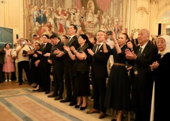 ПАРИЖ КӨРЕРМЕНДЕРІНЕ СЫР ӨНЕРПАЗДАРЫНЫҢ КОНЦЕРТІ ҰСЫНЫЛДЫ